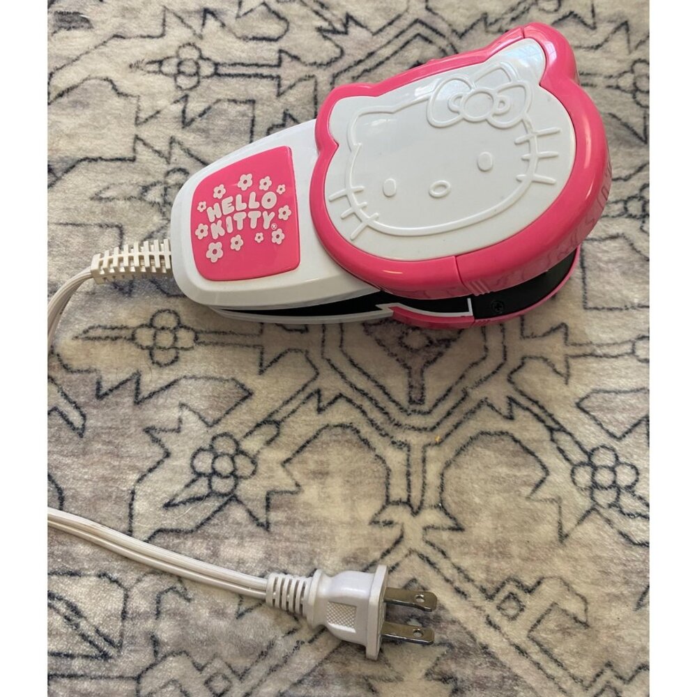 Hello Kitty Hair Crimper Model KT3056 Pink‎ White Tested Works